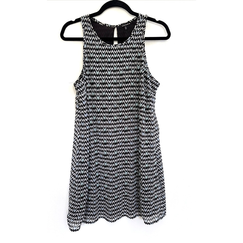 Black White Chevron Beaded Shift Dress Sleeveless Keyhole Back 11AA18263